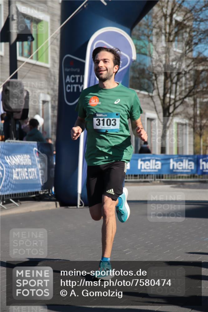 06.04.2025 - 44. Internationalen Wilhelmsburger Insellauf A. Gomolzig http://msf.ph/oto/7580474 06.04.2025 10:19:05 Ziel 3027, 3103 meine-sportfotos.de