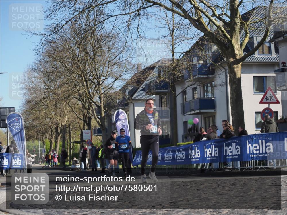 06.04.2025 - 44. Internationalen Wilhelmsburger Insellauf Luisa Fischer http://msf.ph/oto/7580501 06.04.2025 10:39:55 Ziel 4501 meine-sportfotos.de