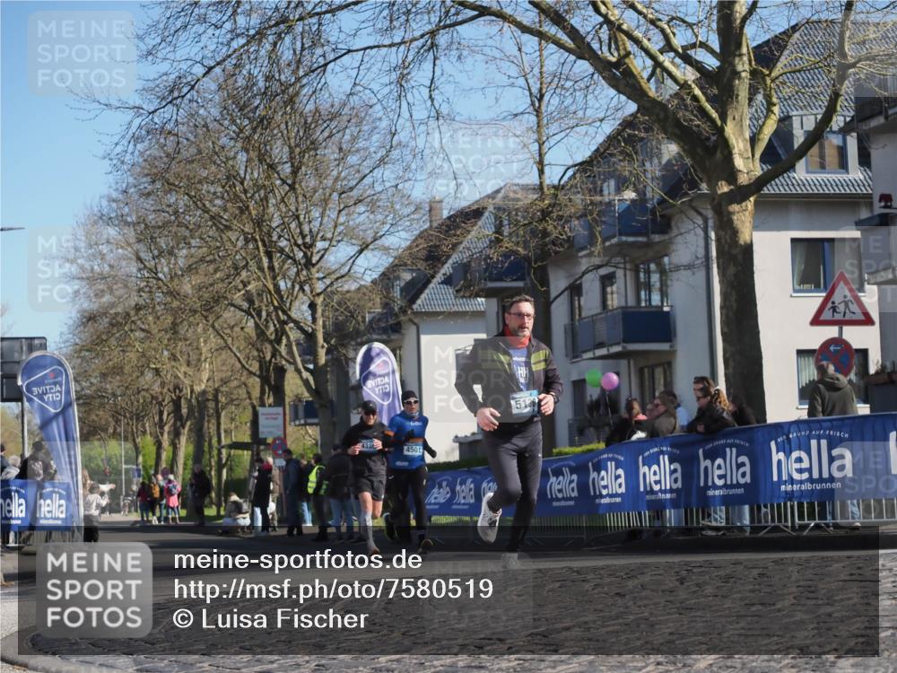 06.04.2025 - 44. Internationalen Wilhelmsburger Insellauf Luisa Fischer http://msf.ph/oto/7580519 06.04.2025 10:39:55 Ziel 3501, 438, 4501, 5130 meine-sportfotos.de