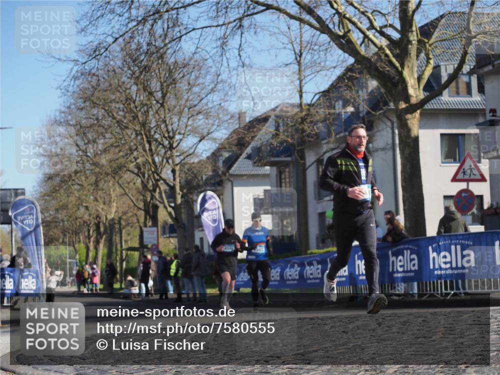 06.04.2025 - 44. Internationalen Wilhelmsburger Insellauf Luisa Fischer http://msf.ph/oto/7580555 06.04.2025 10:39:55 Ziel 301 meine-sportfotos.de