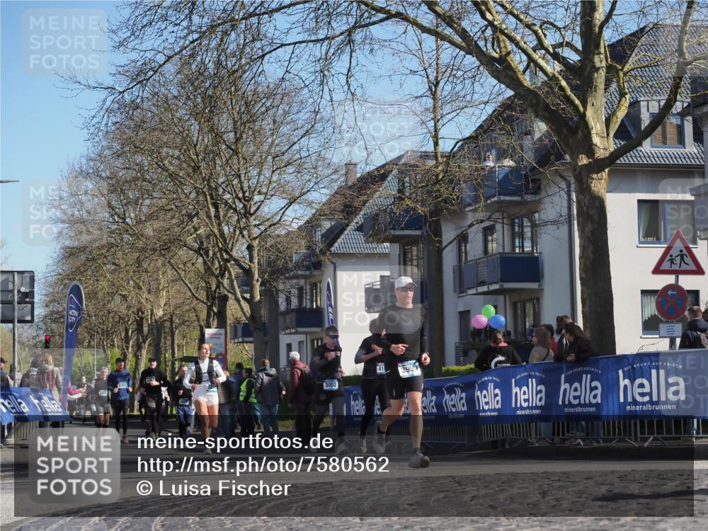 06.04.2025 - 44. Internationalen Wilhelmsburger Insellauf Luisa Fischer http://msf.ph/oto/7580562 06.04.2025 10:45:17 Ziel 3978, 4302, 3672, 3052, 395 meine-sportfotos.de