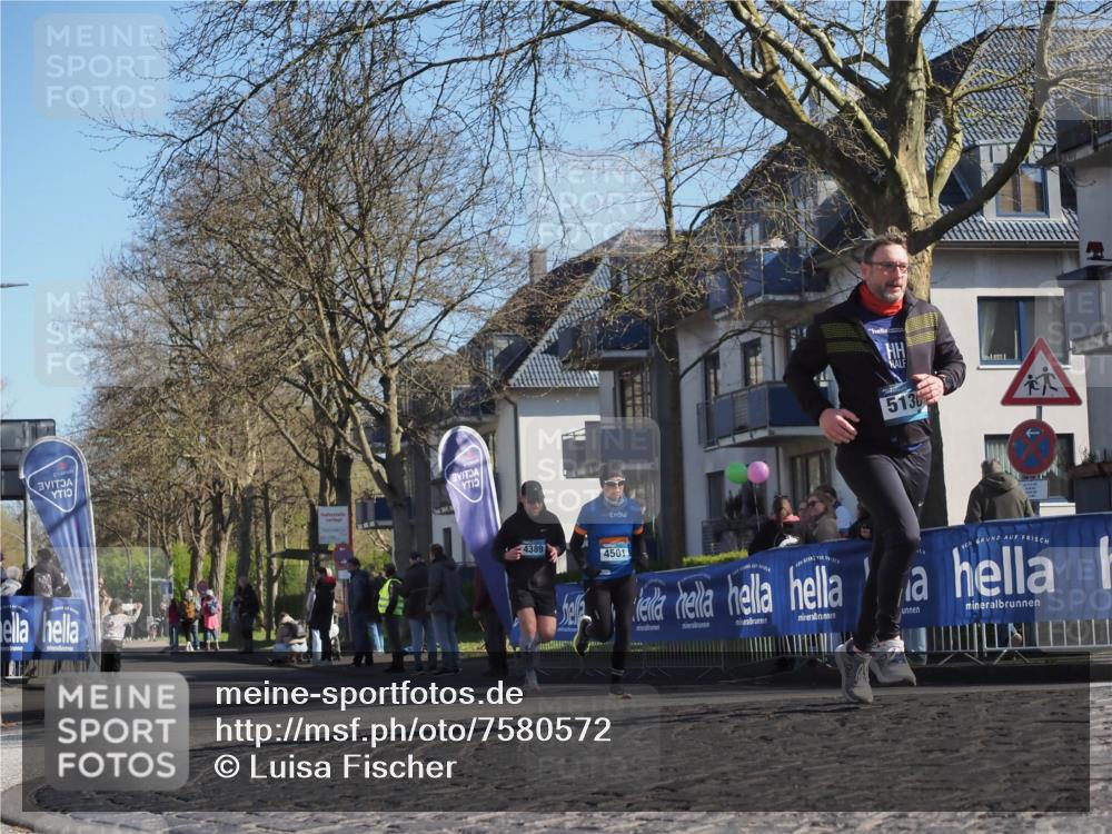 06.04.2025 - 44. Internationalen Wilhelmsburger Insellauf Luisa Fischer http://msf.ph/oto/7580572 06.04.2025 10:39:56 Ziel 5136, 4389, 4501 meine-sportfotos.de