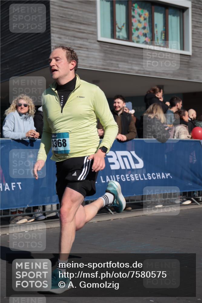 06.04.2025 - 44. Internationalen Wilhelmsburger Insellauf A. Gomolzig http://msf.ph/oto/7580575 06.04.2025 10:18:11 Ziel 3368, 4265 meine-sportfotos.de