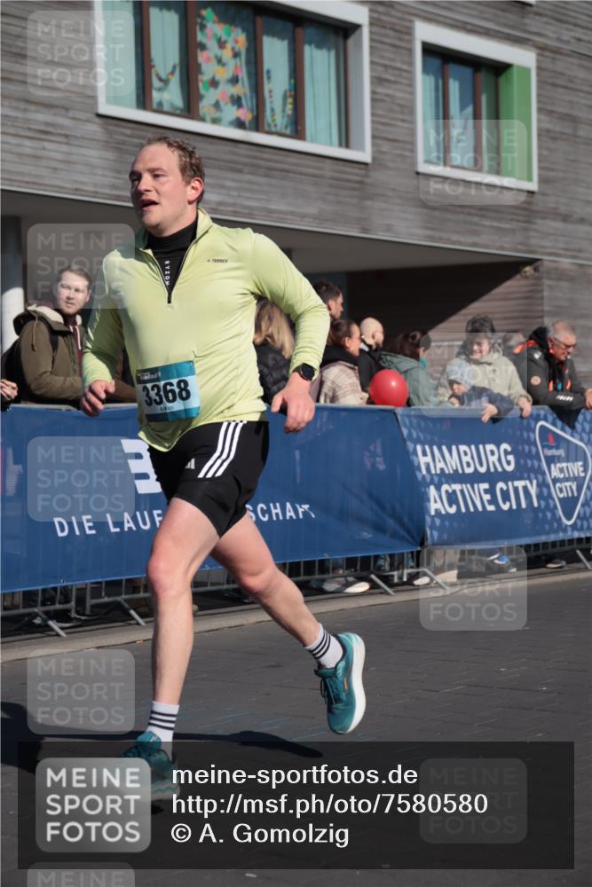 06.04.2025 - 44. Internationalen Wilhelmsburger Insellauf A. Gomolzig http://msf.ph/oto/7580580 06.04.2025 10:18:11 Ziel 3368, 4265 meine-sportfotos.de