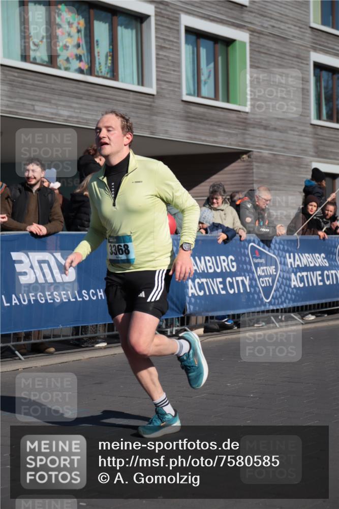 06.04.2025 - 44. Internationalen Wilhelmsburger Insellauf A. Gomolzig http://msf.ph/oto/7580585 06.04.2025 10:18:11 Ziel 3368, 4265 meine-sportfotos.de