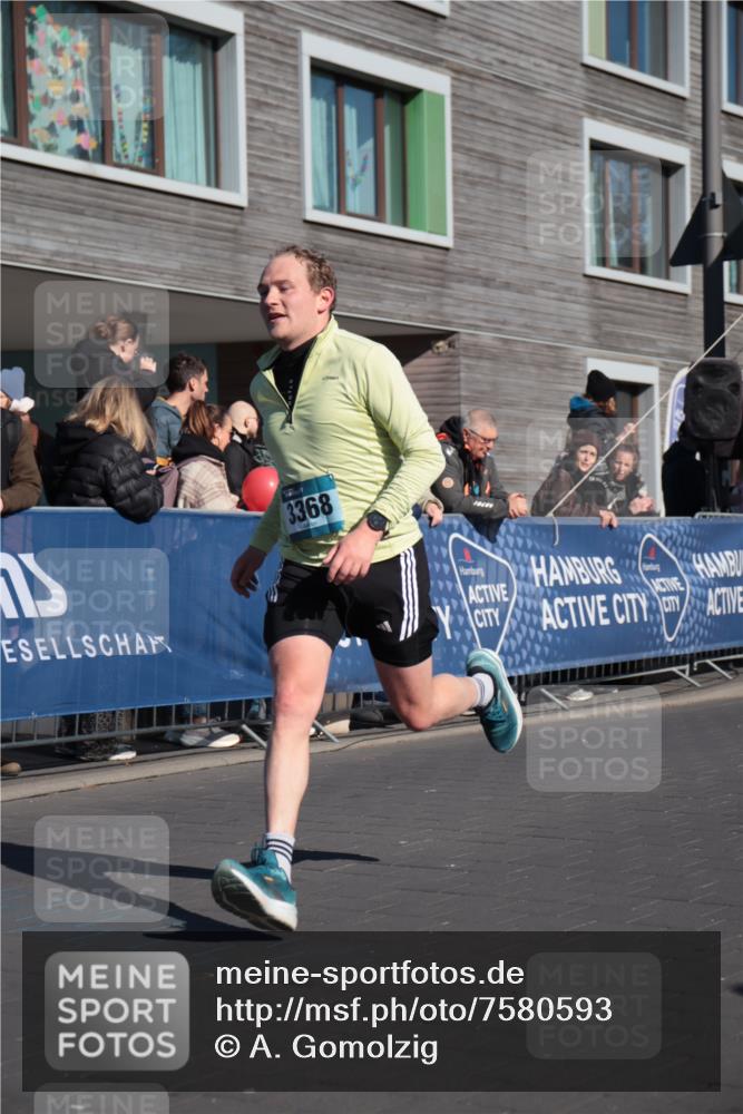 06.04.2025 - 44. Internationalen Wilhelmsburger Insellauf A. Gomolzig http://msf.ph/oto/7580593 06.04.2025 10:18:11 Ziel 3368, 4265 meine-sportfotos.de