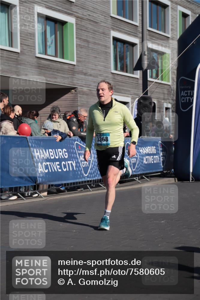 06.04.2025 - 44. Internationalen Wilhelmsburger Insellauf A. Gomolzig http://msf.ph/oto/7580605 06.04.2025 10:18:10 Ziel 3368 meine-sportfotos.de