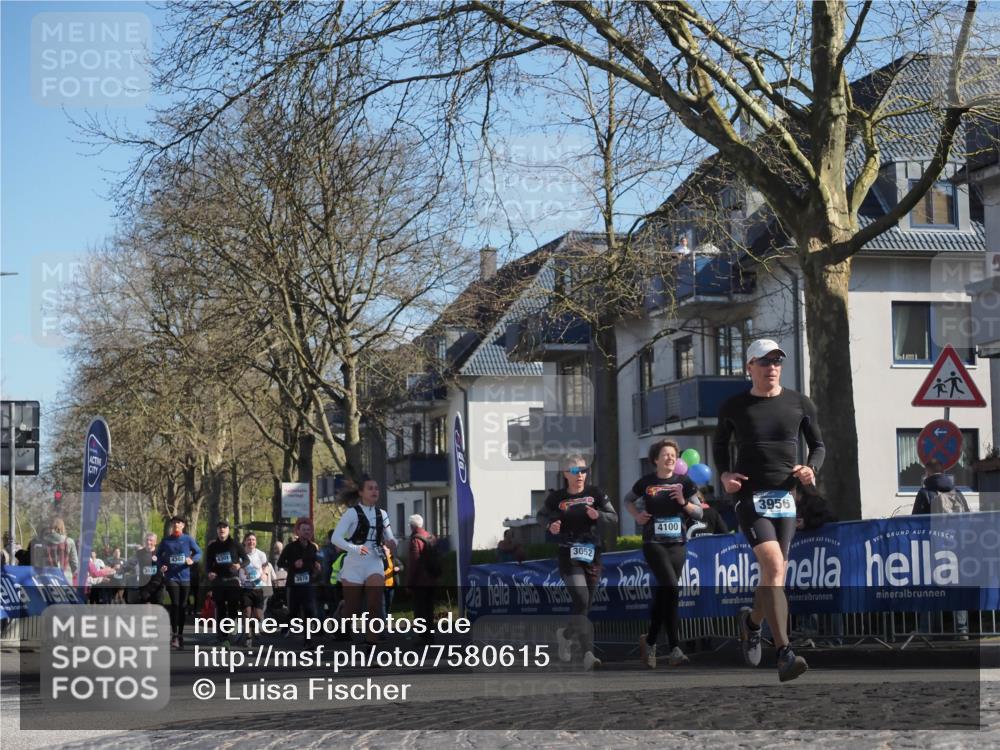 06.04.2025 - 44. Internationalen Wilhelmsburger Insellauf Luisa Fischer http://msf.ph/oto/7580615 06.04.2025 10:45:18 Ziel 4502, 4301, 3956, 3678, 3052, 4100 meine-sportfotos.de