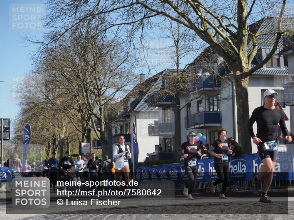 06.04.2025 - 44. Internationalen Wilhelmsburger Insellauf Luisa Fischer http://msf.ph/oto/7580642 06.04.2025 10:45:18 Ziel 43021, 4301, 3678, 4100, 3052, 956 meine-sportfotos.de