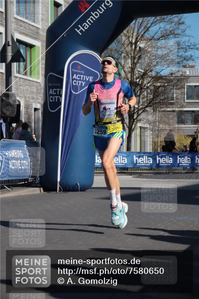 06.04.2025 - 44. Internationalen Wilhelmsburger Insellauf A. Gomolzig http://msf.ph/oto/7580650 06.04.2025 10:17:29 Ziel 3259 meine-sportfotos.de