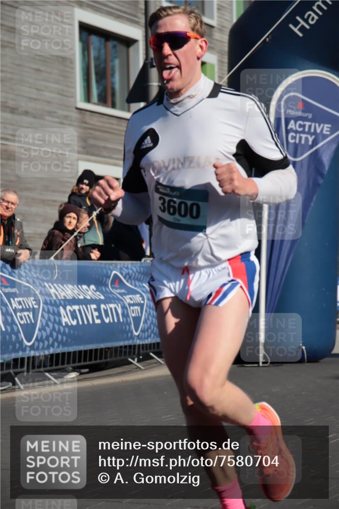 06.04.2025 - 44. Internationalen Wilhelmsburger Insellauf A. Gomolzig http://msf.ph/oto/7580704 06.04.2025 10:16:56 Ziel 3600, 4570 meine-sportfotos.de
