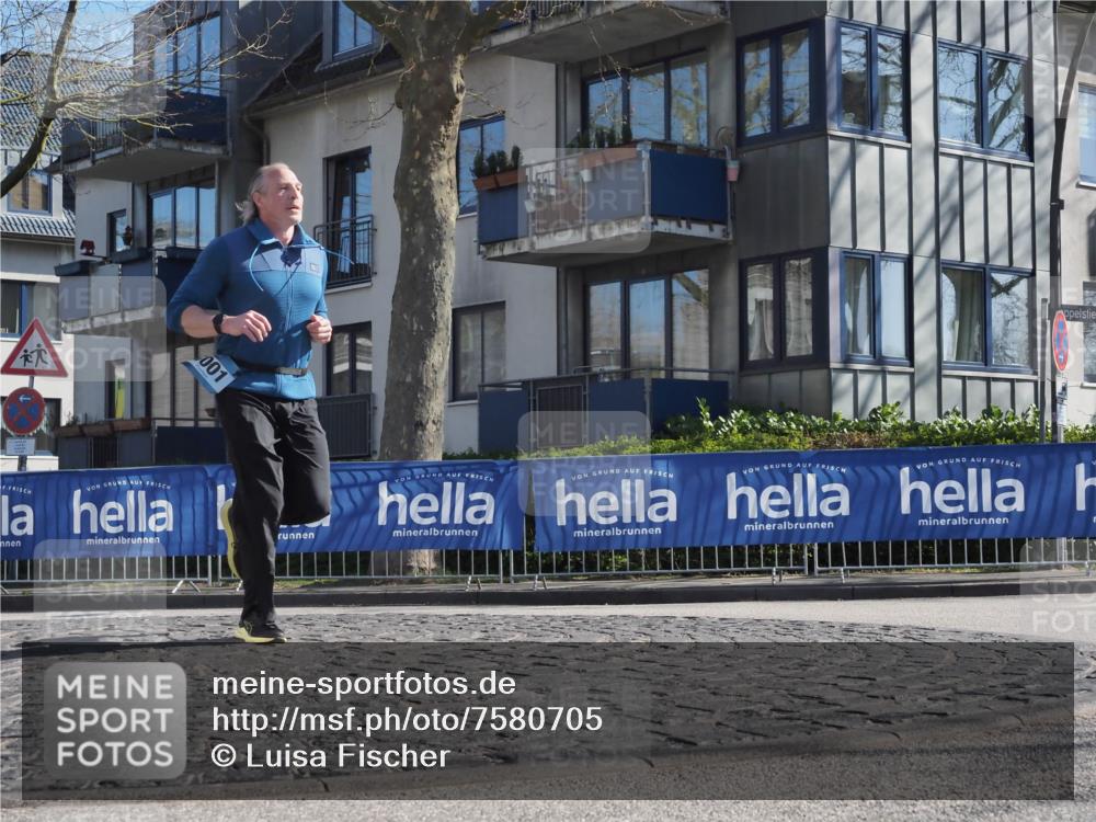 06.04.2025 - 44. Internationalen Wilhelmsburger Insellauf Luisa Fischer http://msf.ph/oto/7580705 06.04.2025 10:40:06 Ziel 001 meine-sportfotos.de