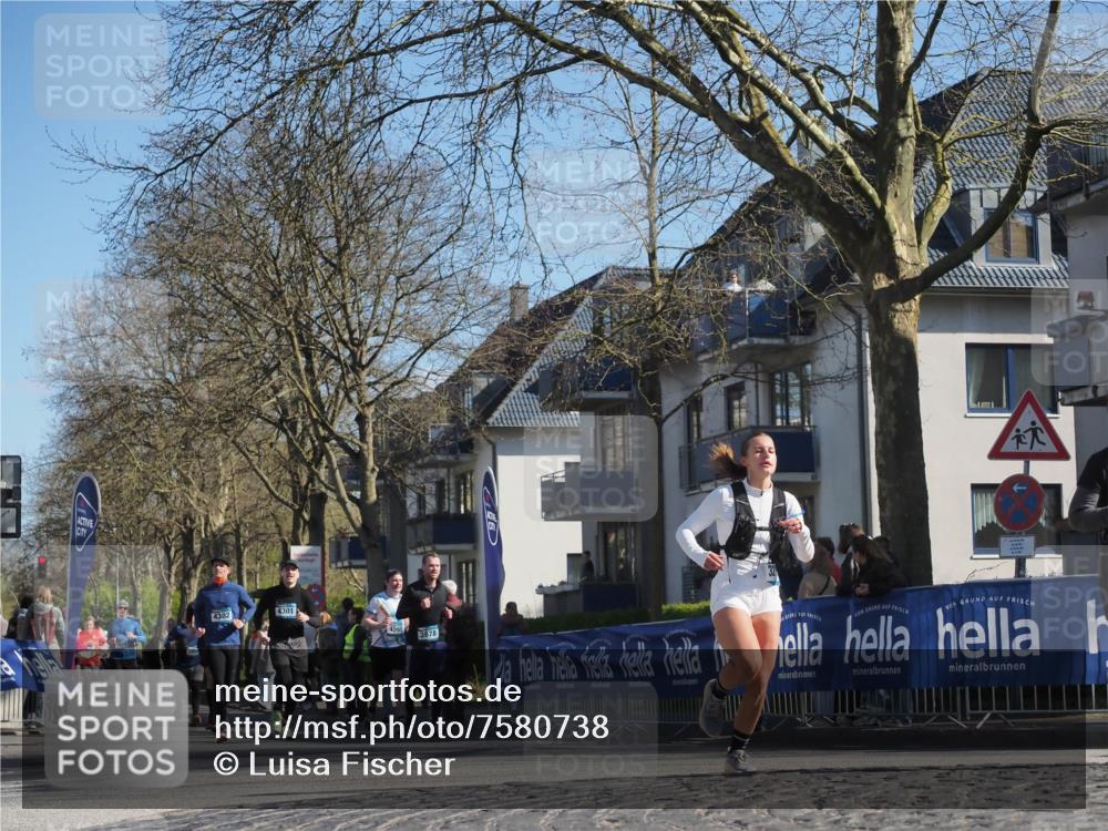 06.04.2025 - 44. Internationalen Wilhelmsburger Insellauf Luisa Fischer http://msf.ph/oto/7580738 06.04.2025 10:45:20 Ziel 4302, 4301, 4565, 3678 meine-sportfotos.de
