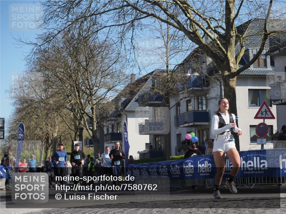 06.04.2025 - 44. Internationalen Wilhelmsburger Insellauf Luisa Fischer http://msf.ph/oto/7580762 06.04.2025 10:45:20 Ziel 3873, 4302, 4301, 4565, 3678 meine-sportfotos.de