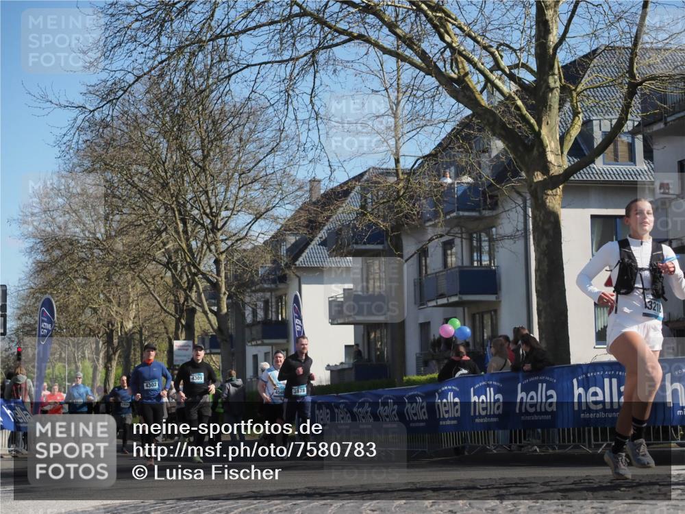 06.04.2025 - 44. Internationalen Wilhelmsburger Insellauf Luisa Fischer http://msf.ph/oto/7580783 06.04.2025 10:45:21 Ziel 3873, 4302, 4301, 4565, 3678, 3218 meine-sportfotos.de