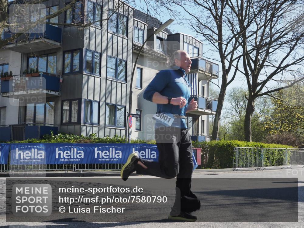 06.04.2025 - 44. Internationalen Wilhelmsburger Insellauf Luisa Fischer http://msf.ph/oto/7580790 06.04.2025 10:40:07 Ziel 3001 meine-sportfotos.de
