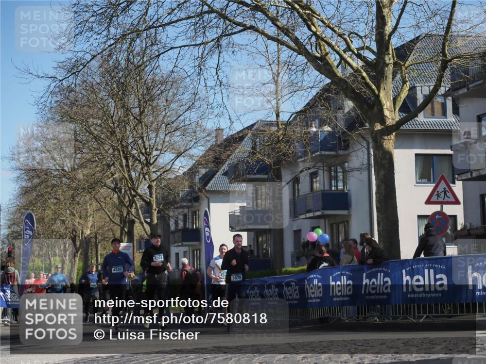 06.04.2025 - 44. Internationalen Wilhelmsburger Insellauf Luisa Fischer http://msf.ph/oto/7580818 06.04.2025 10:45:21 Ziel 3866, 4301, 4302, 456, 3678 meine-sportfotos.de