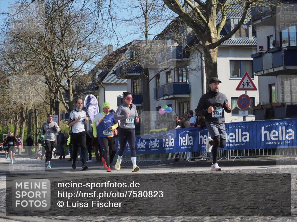 06.04.2025 - 44. Internationalen Wilhelmsburger Insellauf Luisa Fischer http://msf.ph/oto/7580823 06.04.2025 10:40:14 Ziel 3652, 319, 3974, 3617, 3263 meine-sportfotos.de
