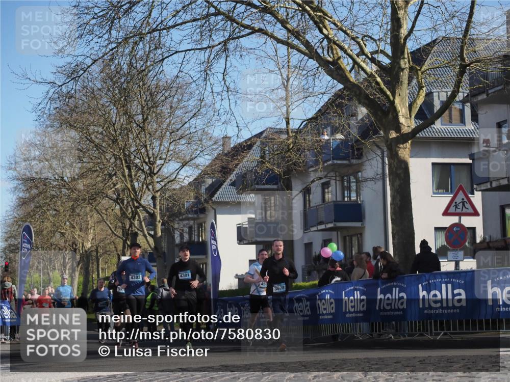 06.04.2025 - 44. Internationalen Wilhelmsburger Insellauf Luisa Fischer http://msf.ph/oto/7580830 06.04.2025 10:45:22 Ziel 3873, 397, 4302, 4301, 456, 3678 meine-sportfotos.de
