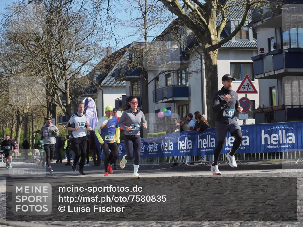 06.04.2025 - 44. Internationalen Wilhelmsburger Insellauf Luisa Fischer http://msf.ph/oto/7580835 06.04.2025 10:40:14 Ziel 3319, 3263, 3974, 3617 meine-sportfotos.de