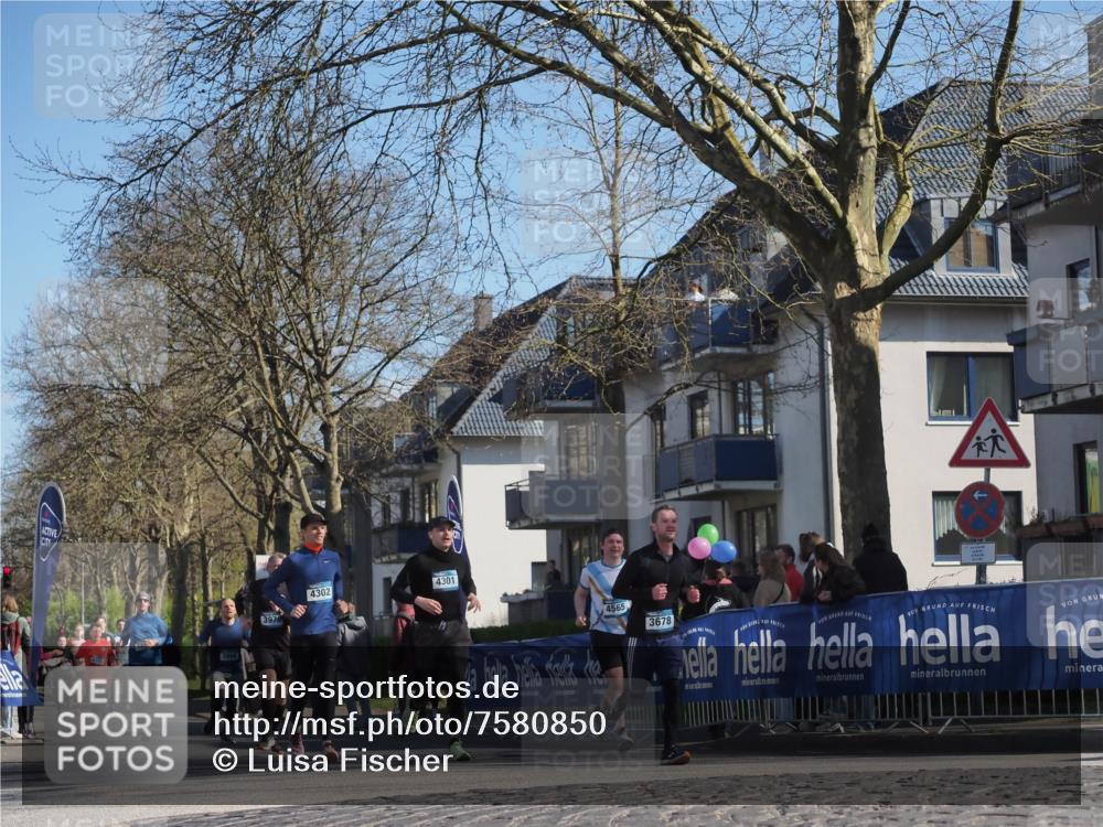 06.04.2025 - 44. Internationalen Wilhelmsburger Insellauf Luisa Fischer http://msf.ph/oto/7580850 06.04.2025 10:45:22 Ziel 3978, 4302, 4301, 4565, 3678 meine-sportfotos.de