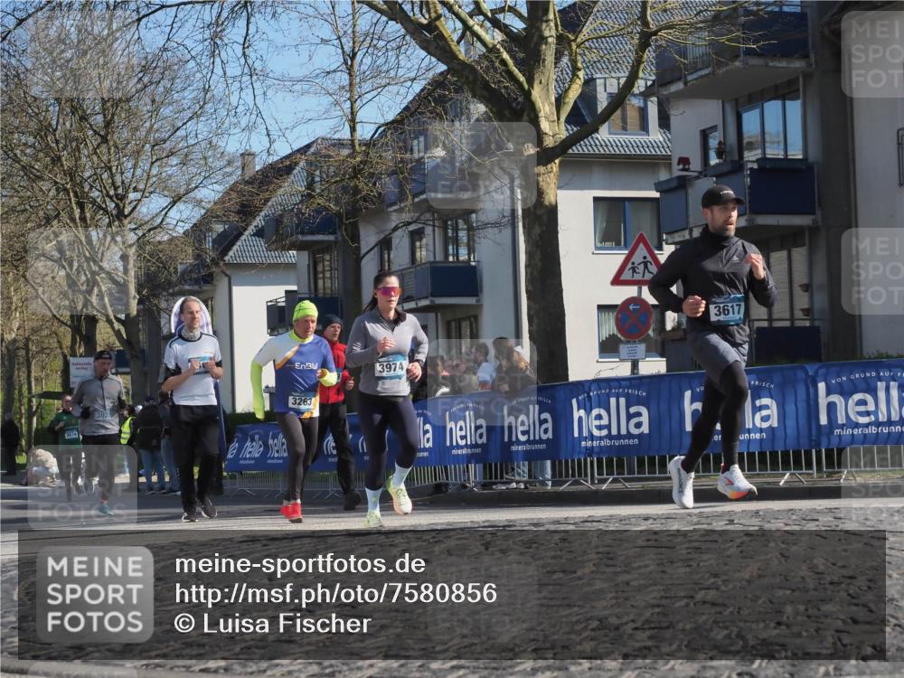 06.04.2025 - 44. Internationalen Wilhelmsburger Insellauf Luisa Fischer http://msf.ph/oto/7580856 06.04.2025 10:40:15 Ziel 3574, 362, 3974, 3263, 3617 meine-sportfotos.de