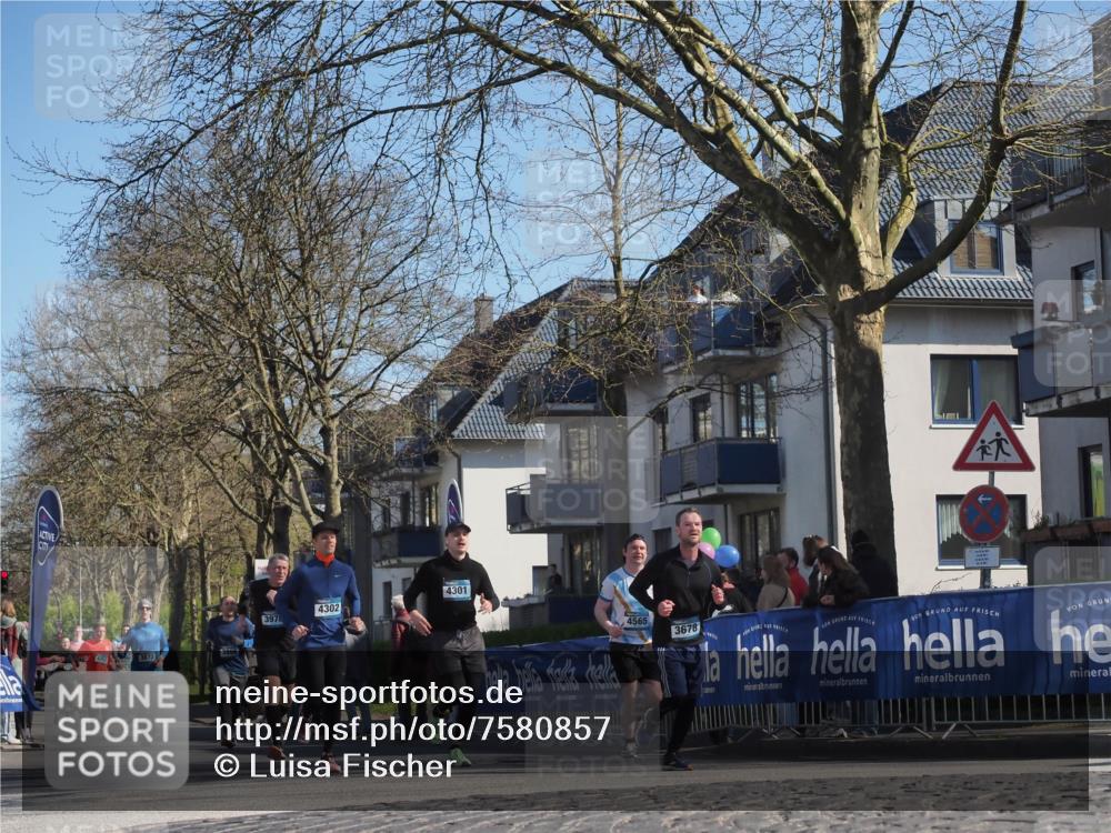06.04.2025 - 44. Internationalen Wilhelmsburger Insellauf Luisa Fischer http://msf.ph/oto/7580857 06.04.2025 10:45:22 Ziel 4352, 3873, 397, 4301, 4302, 4565, 3678 meine-sportfotos.de