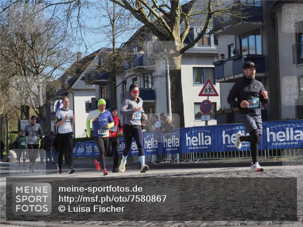 06.04.2025 - 44. Internationalen Wilhelmsburger Insellauf Luisa Fischer http://msf.ph/oto/7580867 06.04.2025 10:40:15 Ziel 3574, 3263, 4139, 3974, 3617 meine-sportfotos.de