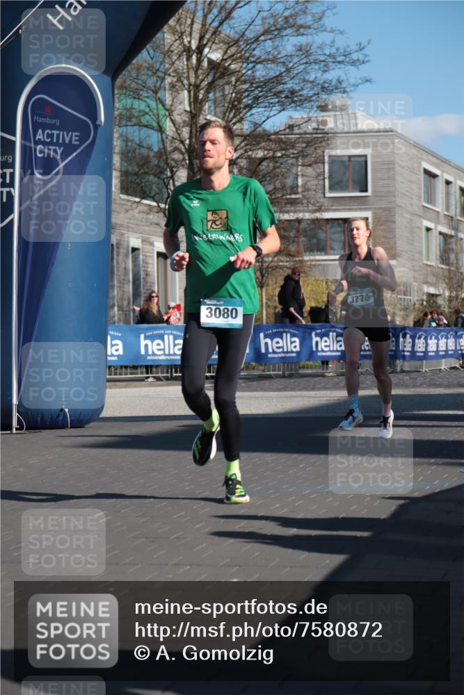 06.04.2025 - 44. Internationalen Wilhelmsburger Insellauf A. Gomolzig http://msf.ph/oto/7580872 06.04.2025 10:15:22 Ziel 3080, 3475, 3776 meine-sportfotos.de