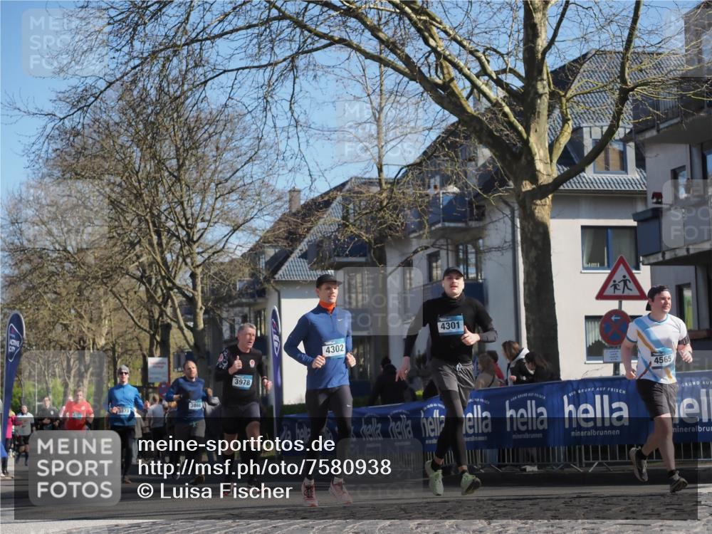 06.04.2025 - 44. Internationalen Wilhelmsburger Insellauf Luisa Fischer http://msf.ph/oto/7580938 06.04.2025 10:45:24 Ziel 3873, 3866, 3978, 4302, 4301, 4565 meine-sportfotos.de