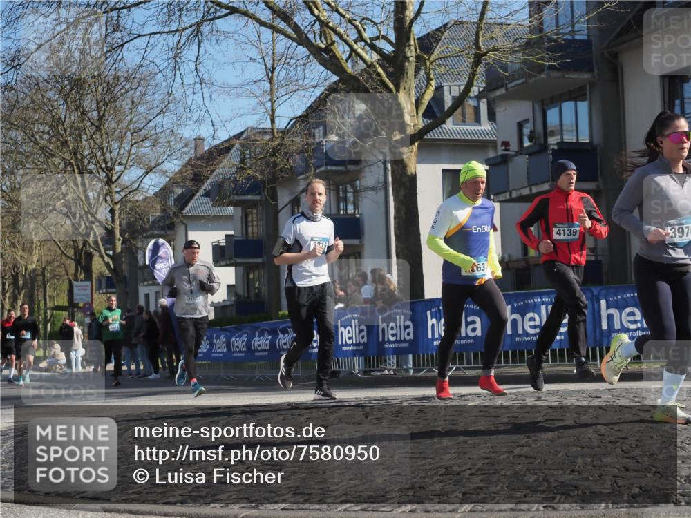 06.04.2025 - 44. Internationalen Wilhelmsburger Insellauf Luisa Fischer http://msf.ph/oto/7580950 06.04.2025 10:40:16 Ziel 3021, 3219, 63, 4139, 397, 3574 meine-sportfotos.de