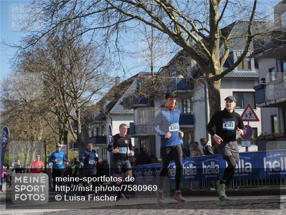 06.04.2025 - 44. Internationalen Wilhelmsburger Insellauf Luisa Fischer http://msf.ph/oto/7580969 06.04.2025 10:45:25 Ziel 3873, 3866, 3978, 4302, 4301 meine-sportfotos.de