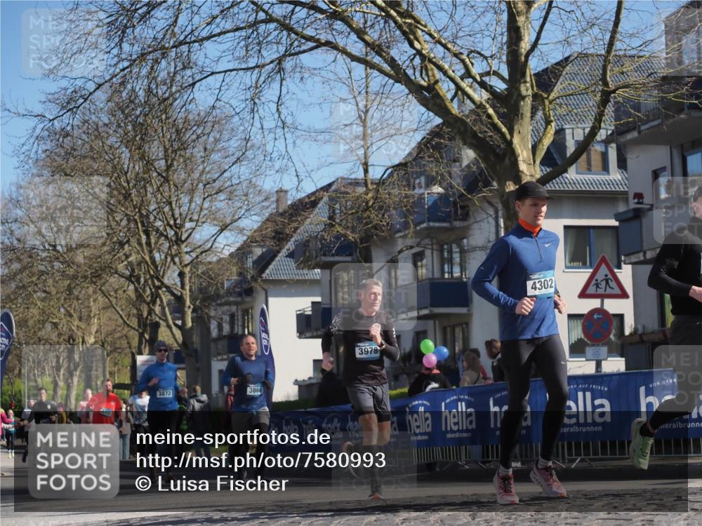06.04.2025 - 44. Internationalen Wilhelmsburger Insellauf Luisa Fischer http://msf.ph/oto/7580993 06.04.2025 10:45:25 Ziel 3873, 3866, 3978, 4302 meine-sportfotos.de