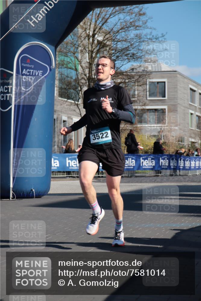 06.04.2025 - 44. Internationalen Wilhelmsburger Insellauf A. Gomolzig http://msf.ph/oto/7581014 06.04.2025 10:14:36 Ziel 3522 meine-sportfotos.de