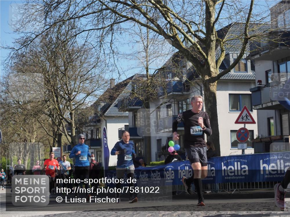 06.04.2025 - 44. Internationalen Wilhelmsburger Insellauf Luisa Fischer http://msf.ph/oto/7581022 06.04.2025 10:45:26 Ziel 500, 4352, 3873, 3866, 3978 meine-sportfotos.de
