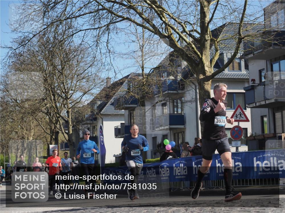 06.04.2025 - 44. Internationalen Wilhelmsburger Insellauf Luisa Fischer http://msf.ph/oto/7581035 06.04.2025 10:45:26 Ziel 4352, 4063, 3873, 3866, 3978 meine-sportfotos.de