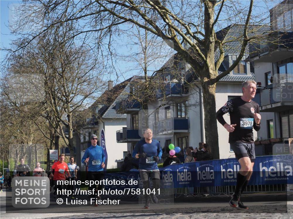 06.04.2025 - 44. Internationalen Wilhelmsburger Insellauf Luisa Fischer http://msf.ph/oto/7581041 06.04.2025 10:45:27 Ziel 4352, 3873, 3978, 3866 meine-sportfotos.de