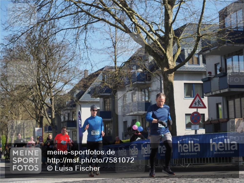 06.04.2025 - 44. Internationalen Wilhelmsburger Insellauf Luisa Fischer http://msf.ph/oto/7581072 06.04.2025 10:45:27 Ziel 12, 3873, 4352 meine-sportfotos.de