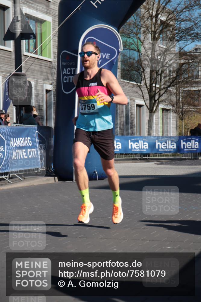 06.04.2025 - 44. Internationalen Wilhelmsburger Insellauf A. Gomolzig http://msf.ph/oto/7581079 06.04.2025 10:14:10 Ziel 3759 meine-sportfotos.de