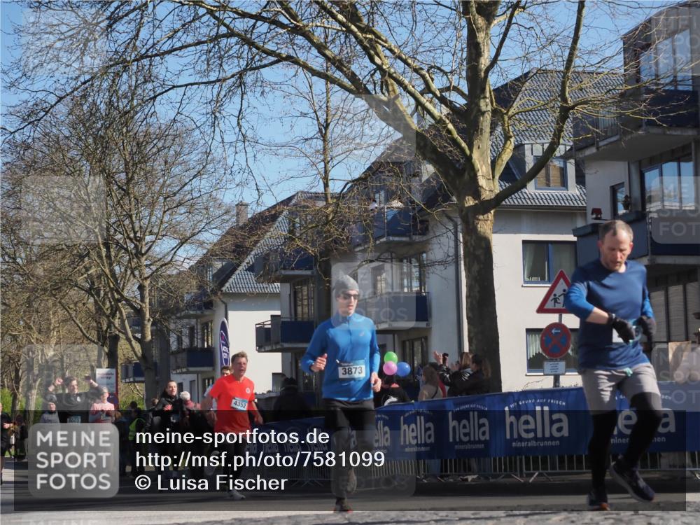 06.04.2025 - 44. Internationalen Wilhelmsburger Insellauf Luisa Fischer http://msf.ph/oto/7581099 06.04.2025 10:45:28 Ziel 4180, 5003, 3873, 4352, 49 meine-sportfotos.de