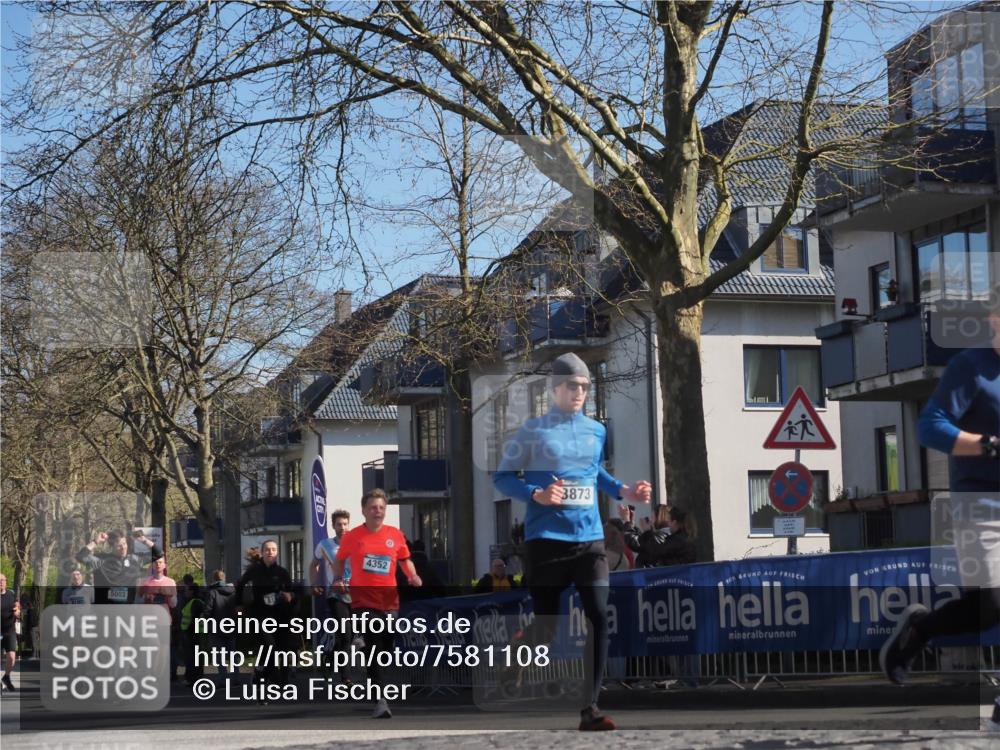 06.04.2025 - 44. Internationalen Wilhelmsburger Insellauf Luisa Fischer http://msf.ph/oto/7581108 06.04.2025 10:45:28 Ziel 5003, 4180, 4352, 3873 meine-sportfotos.de