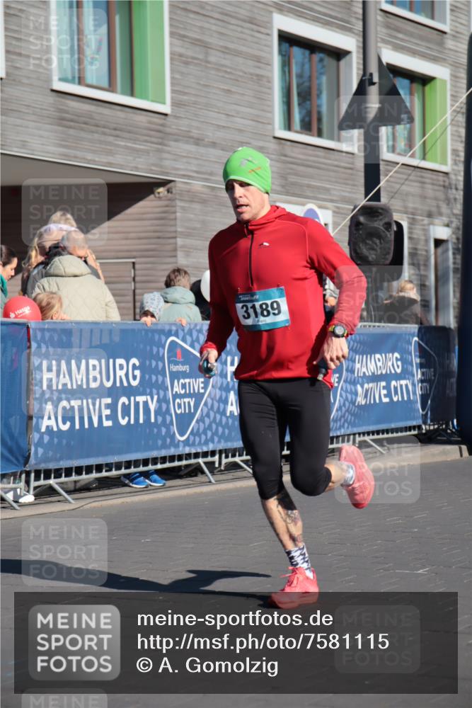 06.04.2025 - 44. Internationalen Wilhelmsburger Insellauf A. Gomolzig http://msf.ph/oto/7581115 06.04.2025 10:13:52 Ziel 3184, 3189, 4052, 4618 meine-sportfotos.de