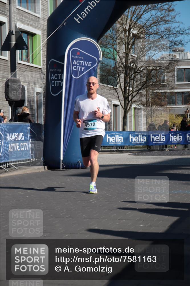 06.04.2025 - 44. Internationalen Wilhelmsburger Insellauf A. Gomolzig http://msf.ph/oto/7581163 06.04.2025 10:13:17 Ziel 4572 meine-sportfotos.de