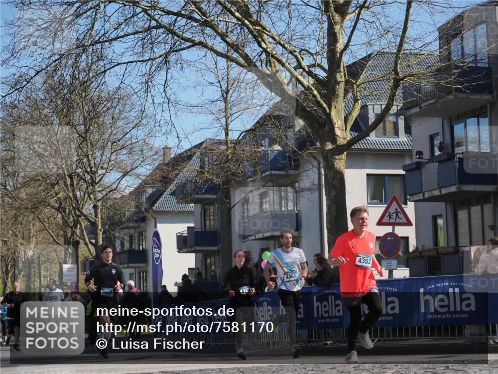 06.04.2025 - 44. Internationalen Wilhelmsburger Insellauf Luisa Fischer http://msf.ph/oto/7581170 06.04.2025 10:45:30 Ziel 4180, 5003, 4063, 4352 meine-sportfotos.de