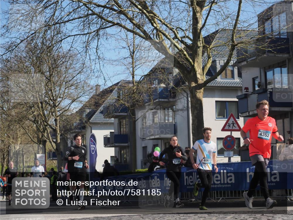 06.04.2025 - 44. Internationalen Wilhelmsburger Insellauf Luisa Fischer http://msf.ph/oto/7581185 06.04.2025 10:45:30 Ziel 4352, 4180, 5003, 4194, 4063, 21 meine-sportfotos.de