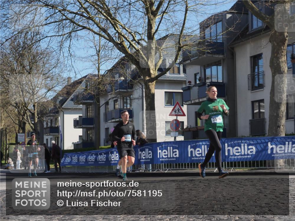 06.04.2025 - 44. Internationalen Wilhelmsburger Insellauf Luisa Fischer http://msf.ph/oto/7581195 06.04.2025 10:40:22 Ziel 3574, 3652, 4445 meine-sportfotos.de