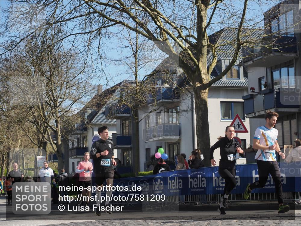 06.04.2025 - 44. Internationalen Wilhelmsburger Insellauf Luisa Fischer http://msf.ph/oto/7581209 06.04.2025 10:45:31 Ziel 4180, 5003, 4194, 400 meine-sportfotos.de