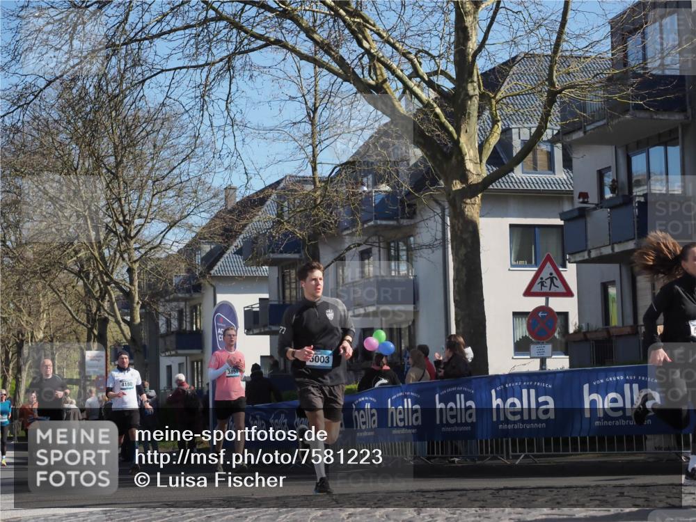 06.04.2025 - 44. Internationalen Wilhelmsburger Insellauf Luisa Fischer http://msf.ph/oto/7581223 06.04.2025 10:45:31 Ziel 4180, 3851, 72, 3003 meine-sportfotos.de