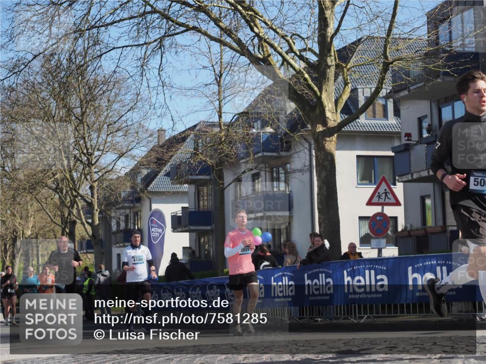 06.04.2025 - 44. Internationalen Wilhelmsburger Insellauf Luisa Fischer http://msf.ph/oto/7581285 06.04.2025 10:45:33 Ziel 3999, 4180, 3851, 50 meine-sportfotos.de