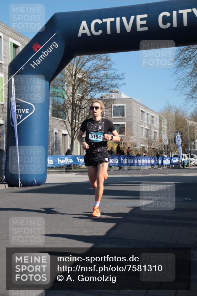 06.04.2025 - 44. Internationalen Wilhelmsburger Insellauf A. Gomolzig http://msf.ph/oto/7581310 06.04.2025 10:11:37 Ziel 5194 meine-sportfotos.de